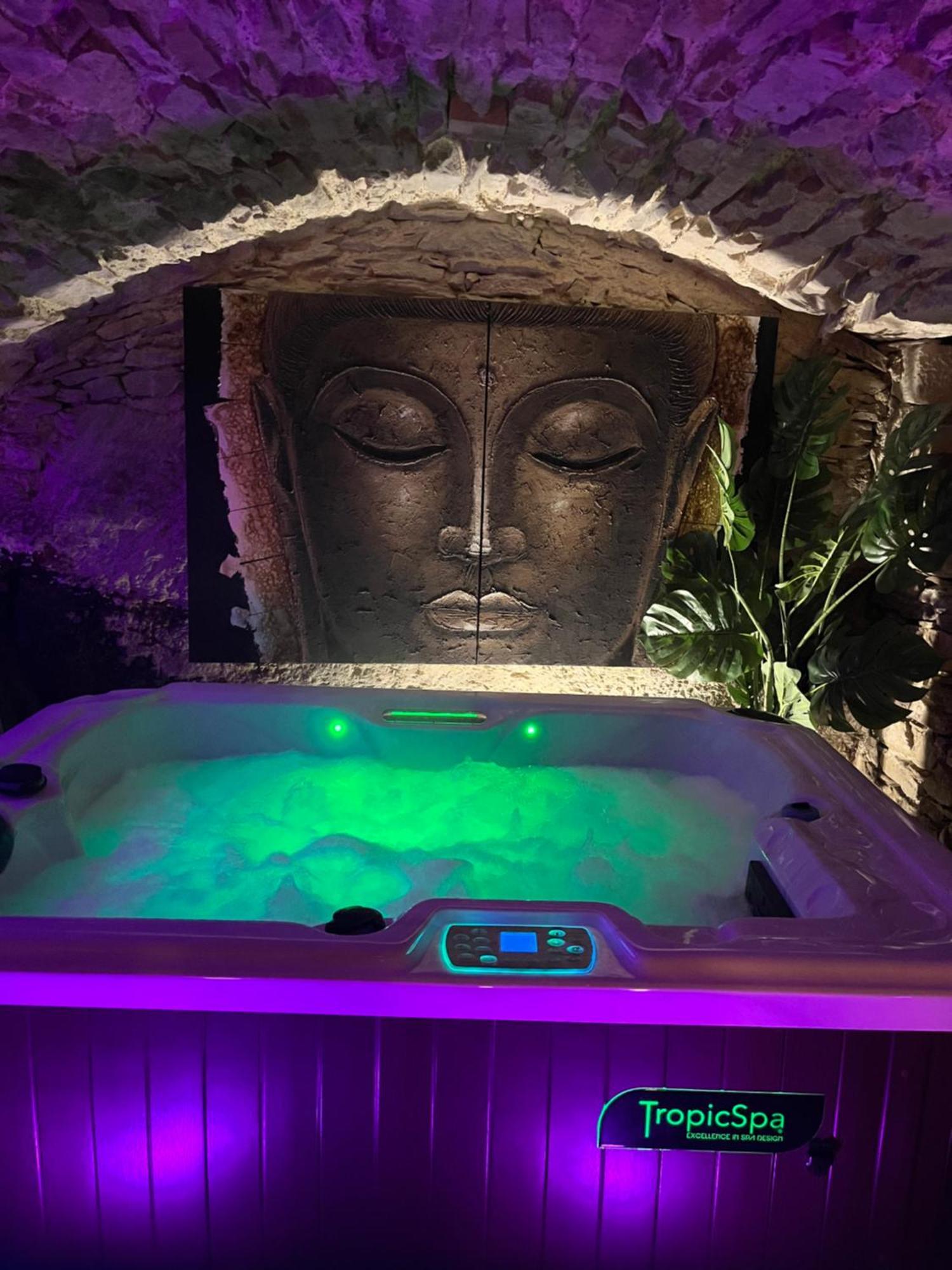 La Voute Du Pilat & Options Spa, Massage 생-샤몽 외부 사진