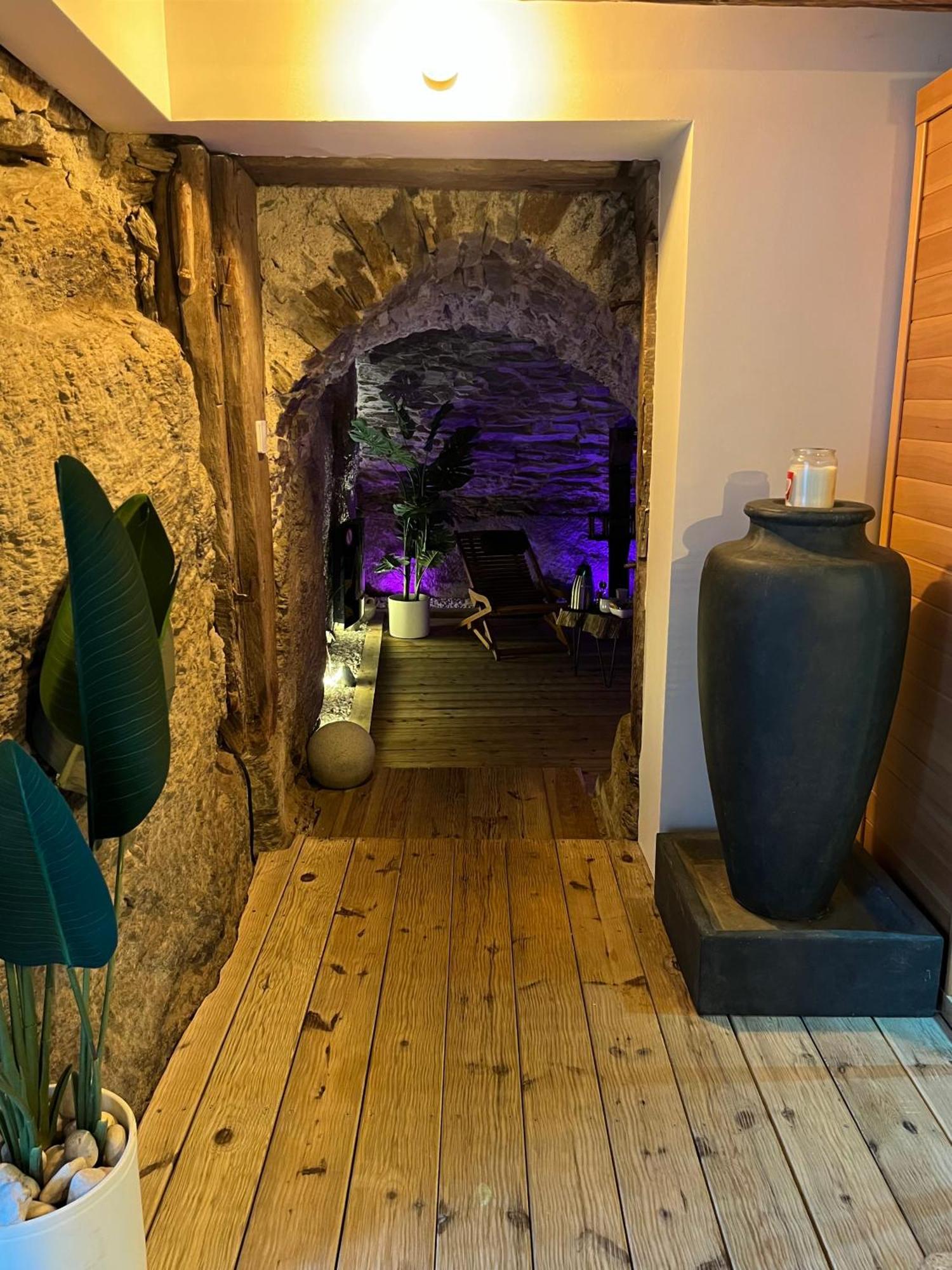La Voute Du Pilat & Options Spa, Massage 생-샤몽 외부 사진
