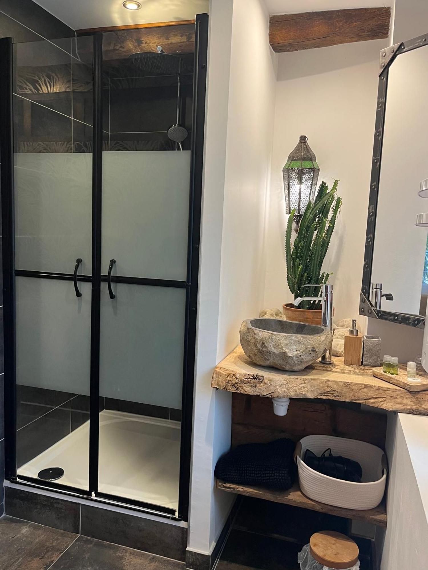 La Voute Du Pilat & Options Spa, Massage 생-샤몽 외부 사진