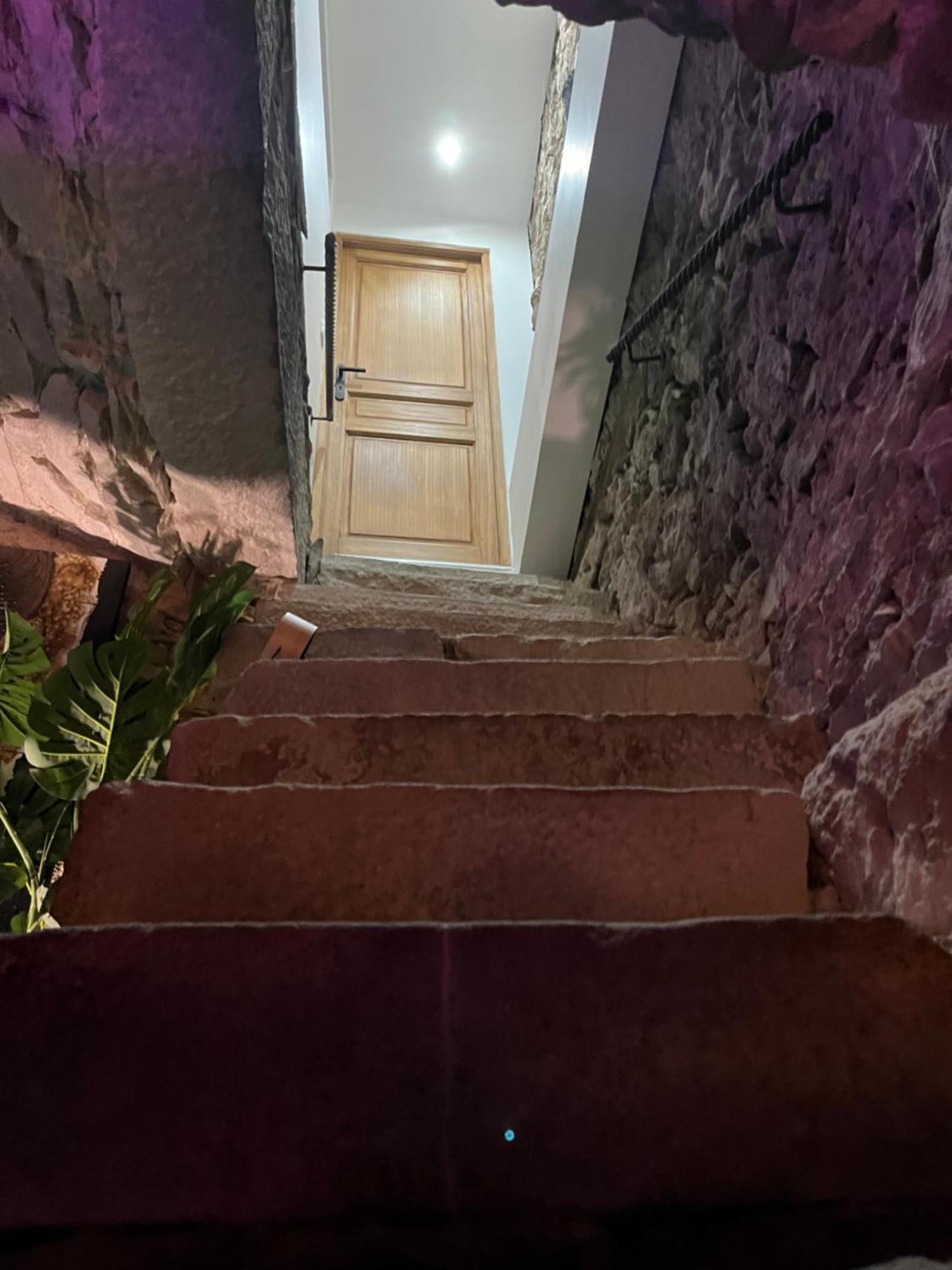 La Voute Du Pilat & Options Spa, Massage 생-샤몽 외부 사진