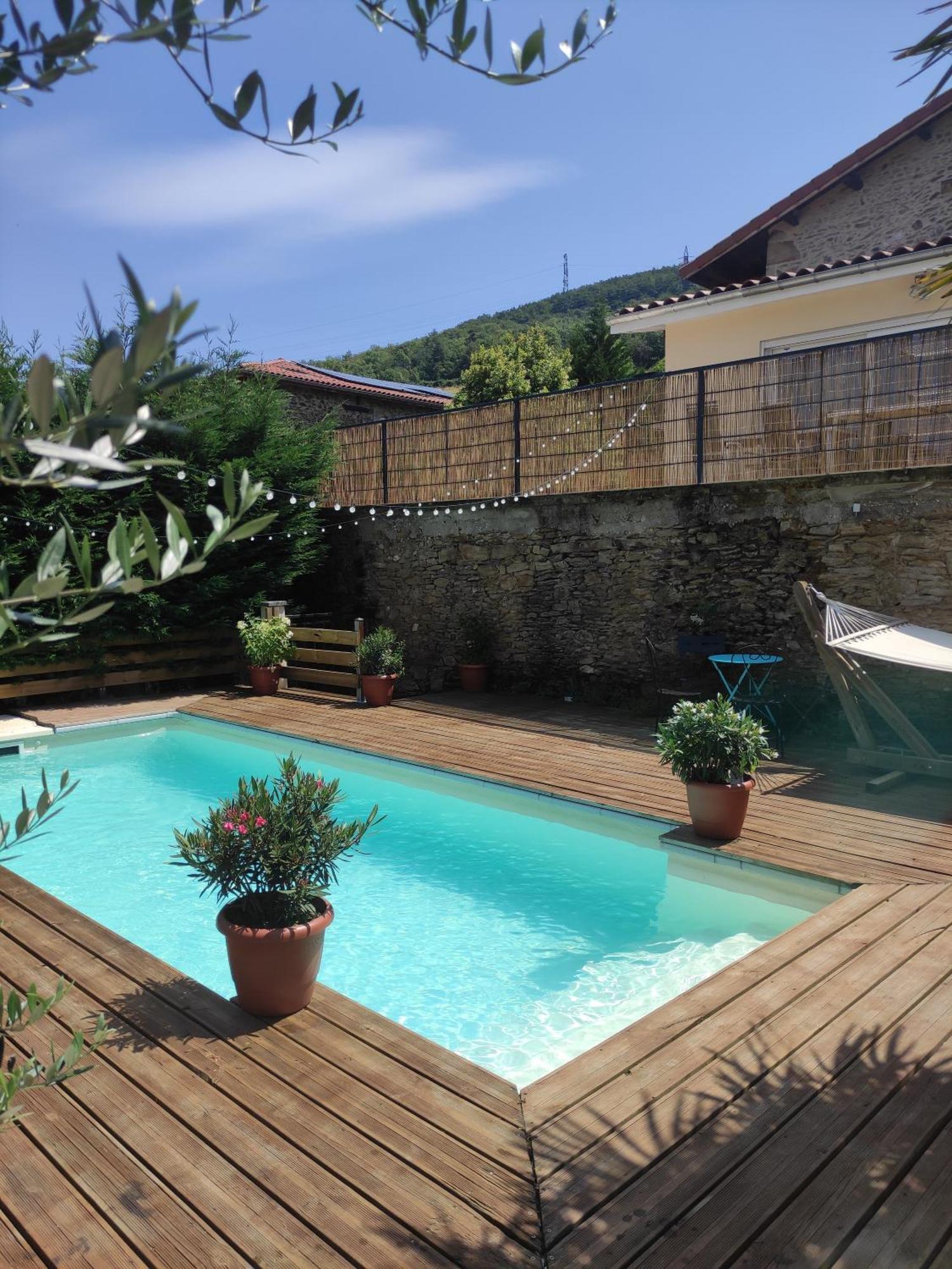 La Voute Du Pilat & Options Spa, Massage 생-샤몽 외부 사진