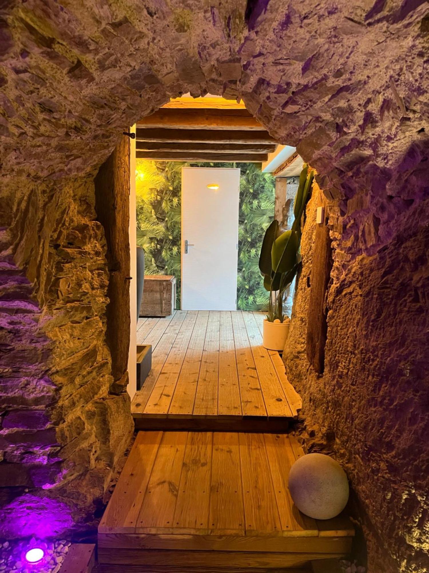 La Voute Du Pilat & Options Spa, Massage 생-샤몽 외부 사진
