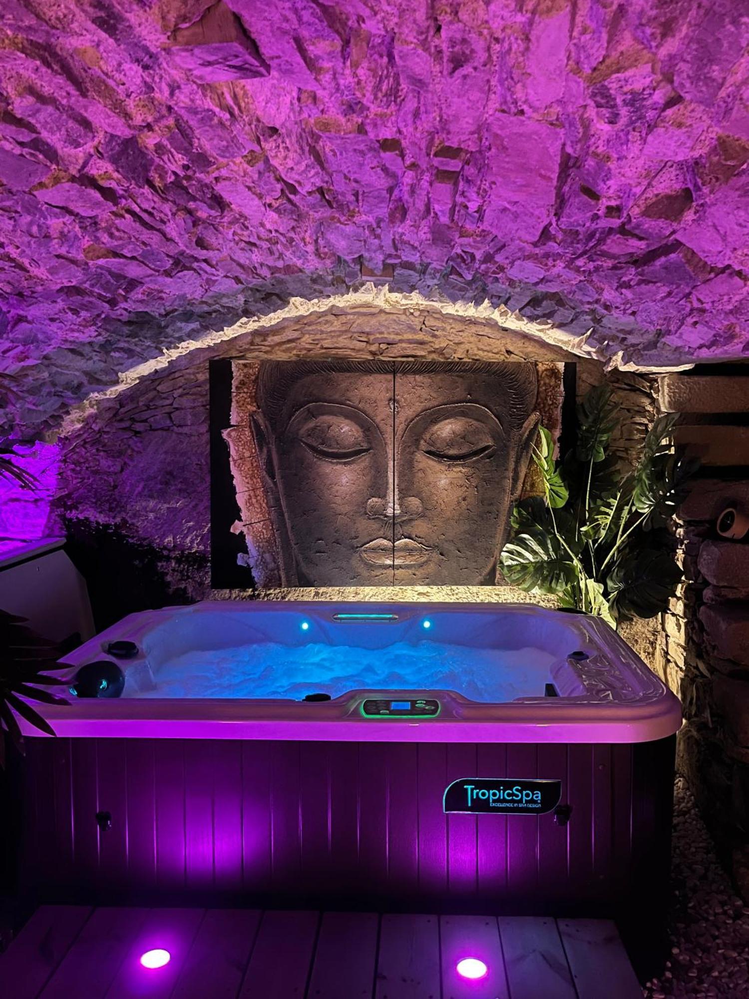 La Voute Du Pilat & Options Spa, Massage 생-샤몽 외부 사진